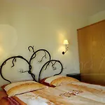 Prázdninový dům Casa Moderna Con Piscina Privada, 6 Personas, - Es-366-5 Roses